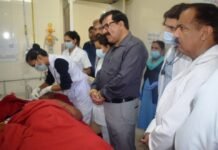 शिक्षा मंत्री ने जाना घायल पर्यटकों का कुशल-क्षेम