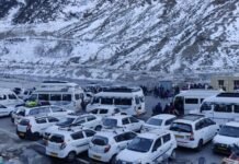 मनाली : अटल टनल से 48 घंटे में गुजरे 30 हजार के करीब वाहन