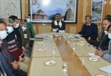 शिमला : मुख्यमंत्री ने कोरोना के मामलों पर कड़ी निगरानी रखने के दिए निर्देश