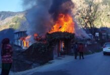 मनाली : खखनाल गांव में आग लगने से 80 लाख की संपत्ति राख