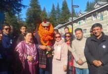 मनाली : मनाली पहुंचने पर अमिताभ शर्मा का खेल संगठन के लोगों ने किया स्वागत