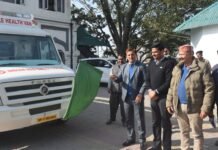 सिरमौर : उपायुक्त ने अत्याधुनिक मोबाईल हैल्थ वैन को किया रवाना
