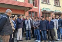 मंडी : शिक्षा मंत्री ने सुंदरनगर के सभागार में अधिकारियों के साथ की समीक्षा बैठक