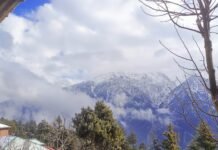 किन्नौर : जिला किन्नौर के ऊंची पहाड़ियों पर बिछी सफेद चादर