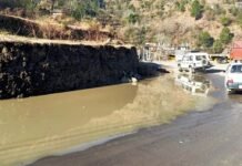 राजगढ़ : कोटली में सड़क की नालियां गंदे पानी से लबालब, विभाग नहीं ले रहा सुध