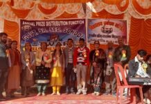 निरमंड : त्वार स्कूल में धूमधाम से मनाया वार्षिक पुरस्कार वितरण समारोह