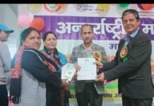मनाली : मुख्यमंत्री की घोषणा को किया पूरा, महिलामण्डलों को दिये 20 हज़ार