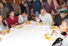 शिमला : मुख्यमंत्री के आग्रह पर विधानसभा की कार्यवाही देखने पहुंची बालिका आश्रम की बच्चियां