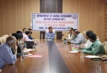 सिरमौर : पशुओं की बीमारी की रोकथाम के लिए विशेष टीकाकरण अभियान – उपायुक्त