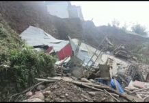 मंडी : मंडी में बारिश से बिगड़े हालात, गोरा गांव में रिहायशी मकान जमींदोज
