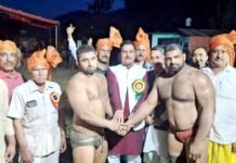 मंडी : कपाही दंगल में रोहतक के पहलवान ने दिल्ली के पहलवान को हराकर जीती बड़ी माली
