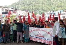 मंडी : सीएम साहब पूरे 12 महीने दो मिड डे मील वर्करों को वेतन- मिड डे मील वर्कर