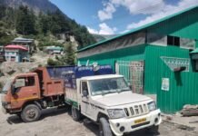 ‘अस्तांगचे देवी संपूर्ण धाम युवक मण्डल कामरू” ने कूड़ा-कचरा फेंकने के खिलाफ आवाज उठाई