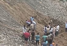 ठियोग के पराला नाला में भूस्खलन के कारण 2 व्यक्तियों की मृत्यु