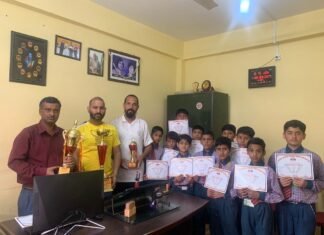 शंकर विद्या निकेतन स्कूल ने खेलकूद प्रतियोगिता में समूह गान में प्रथम स्थान किया प्राप्त