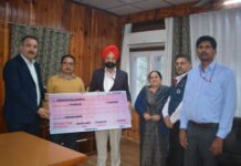 एनएचपीसी परियोजना ने कुल्लू दशहरा के लिए दस लाख की राशि की भेंट