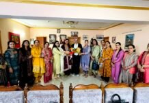 कुल्लू जिला भाजपा महिला मोर्चा ने की पूर्व मंत्री गोविंद ठाकुर के साथ शिष्टाचार भेंट