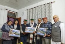 नेशनल यूनियन ऑफ जॉर्नलिस्ट इंडिया के राष्ट्रीय अध्यक्ष रास बिहारी ने भुरेश्वर महादेव के दर्शन किये