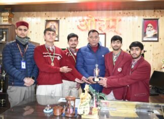 डीएवी मनाली के छात्रों ने बैडमिंटन में प्रथम स्थान हासिल किया