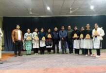 सोलन : संस्कृत महाविद्यालय में सड़क सुरक्षा क्लब द्वारा किया गया अयोजन