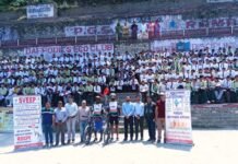 शिमला : साइकिलिस्ट जसप्रीत पॉल पहुंचे रामपुर, छात्रों को बताया मतदान का महत्व
