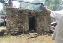 गौशाला में जिंदा जला पिता, बचाने गया बेटा भी झुलसा