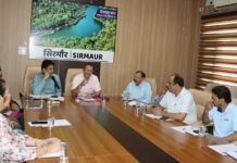 सिरमौर : मानवता की सेवा में रेड क्रॉस की अहम भूमिका- उपायुक्त सुमित खिमटा