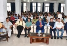 सोलन : स्वास्थ्य मंत्री ने मेधावी छात्रों को पुरस्कार देकर किया सम्मानित
