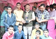 शिमला : शिक्षा मंत्री ने कड़ीवन में आयोजित वॉलीबॉल टूर्नामेंट के उद्घाटन समारोह में बतौर मुख्यातिथि की शिरकत