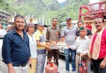शिमला : समेज में प्रभावित परिवारों को मुफ्त गैस कनेक्शन किये प्रदान