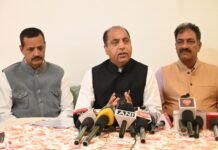 मेरी चिंता छोड़ अपनी हिलती कुर्सी की चिंता करें मुख्यमंत्री : जयराम ठाकुर