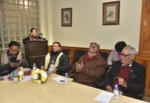 प्लेटफॉर्म शिमला एवं भाषा कला संस्कृत विभाग के संयुक्त तत्वावधान मैं रंग निर्देशक स्वर्गीय देवेन जोशी की स्मृति में गेयटी थियेटर के सम्मेलन कक्ष में ” मुझे थियेटर क्यों पसंद है ” रंग प्रसंग संगोष्ठी का आयोजन किया।