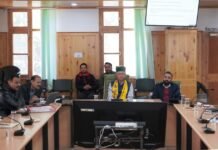 राज्य निर्वाचन आयुक्त ने पंचायती राज संस्थाओं के चुनावों के संदर्भ में ली बैठक