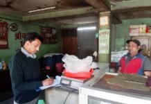 जिला किन्नौर में फल एवं सब्जी वह मीट विक्रेताओं का किया औचक निरीक्षण