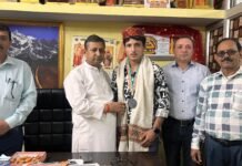 नेशनल रेसलिंग चैंपियन को पूर्व मंत्री राजेंद्र गर्ग ने किया सम्मानित