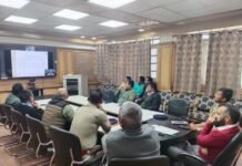उपायुक्त किन्नौर ने सिविल डिफेंस मॉक ड्रिल के दृष्टिगत आयोजित वीडियो कॉन्फ्रेसिंग में भाग लिया