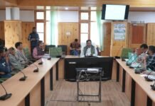 राजस्व मंत्री ने आई.टी.डी.पी भवन रिकांग पीओ में जल शक्ति विभाग के पूह मंडल के अधिकारियों के साथ बैठक की अध्यक्षता की