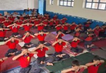 नोहरा धार विद्यालय में धूम धाम से मनाया गया अंतरराष्ट्रीय योग दिवस