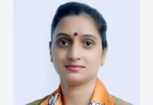 रीना कश्यप का सरकार पर गंभीर आरोप: भ्रष्टाचारियों को दे रही संरक्षण