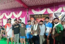 सैंनधार क्षेत्र के गांवड़ा-कटाहा शीतला में “नशा छोड़ो, खेल जोड़ो” के संदेश के साथ आयोजित पंचायत स्तरीय वॉलीबॉल टूर्नामेंट “जोश-ए-सैंनधार” का सोमवार को भव्य समापन