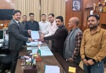 खादी एवं ग्रामोद्योग आयोग ने मुख्यमंत्री राहत कोष में दिया 2 दिन का वेतन