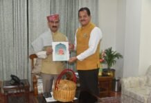 सुंदर सिंह ठाकुर ने मुख्यमंत्री को दिया अंतरराष्ट्रीय कुल्लू दशहरा का निमंत्रण