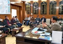 सरकार के तीन साल के कार्यक्रम की तैयारियों को लेकर शिमला में समीक्षा बैठक का आयोजन