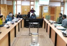 राजस्व मंत्री ने किन्नौर जिला के आई.टी.डी.पी भवन में बैठक की अध्यक्षता की