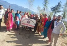 हिमाचल प्रदेश राज्य सहकारी बैंक ने भंगाड़ी में लगाया FDLC, ग्रामीणों को दी डिजिटल बैंकिंग की जानकारी