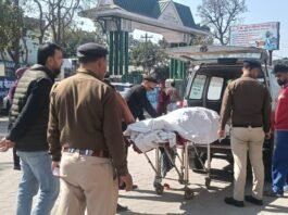 बद्रीपुर चौक पर सड़क पार कर रही महिला की ट्रक की चपेट में आकर मौत