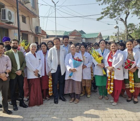 मेडिकल कॉलेज नाहन में महिला दिवस कार्यक्रम के दौरान नर्सिंग एसोसिएशन ने मुख्यमंत्री से की पदनाम परिवर्तन की मांग