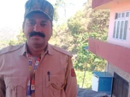 ईमानदारी की मिसाल: होमगार्ड जवान बलवीर सिंह ने लौटाए 2700 रुपये, श्रद्धालुओं ने सराहा