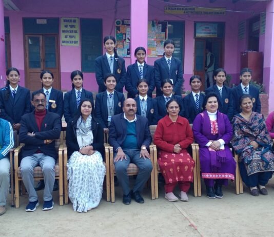 ठियोग स्कूल की बेटियों ने लहराया परचम, 12वीं परीक्षा परिणाम रहा शानदार