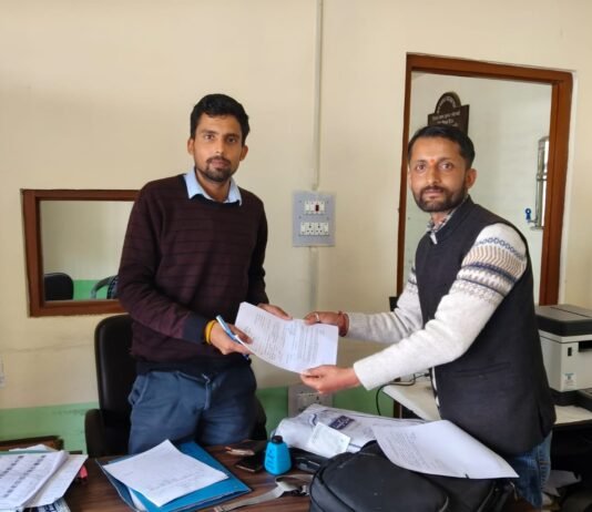 कलम छोड़ अब संभाली राजनीति की कमान, रावला क्यार से मैदान में उतरे आतिश चौहान
